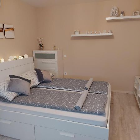 Ferienwohnung Hattyu Apartman Szegedin Exterior foto