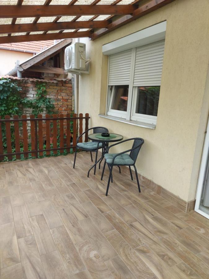 Ferienwohnung Hattyu Apartman Szegedin Exterior foto