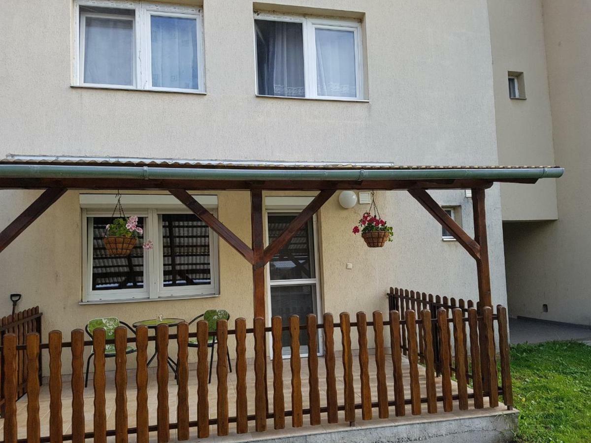 Ferienwohnung Hattyu Apartman Szegedin Exterior foto